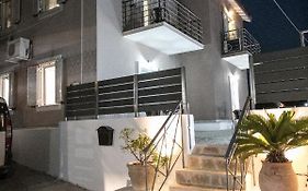 Angelos Apartments