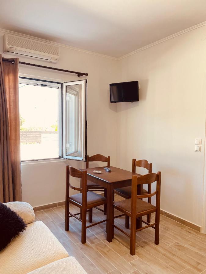 Angelos Apartments Lixouri Extérieur photo